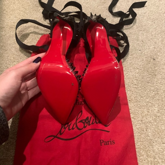 Christian Louboutin - Picture 2 of 11